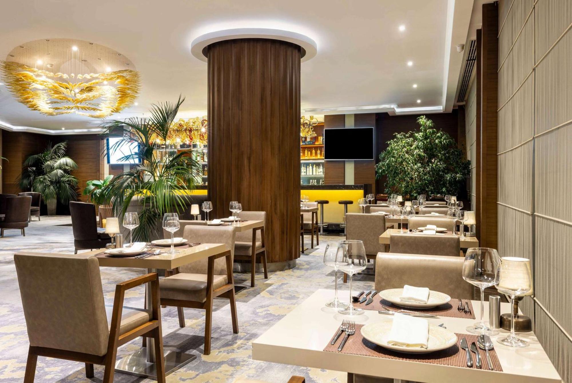 מלון Ramada Plaza By Wyndham Tekstilkent