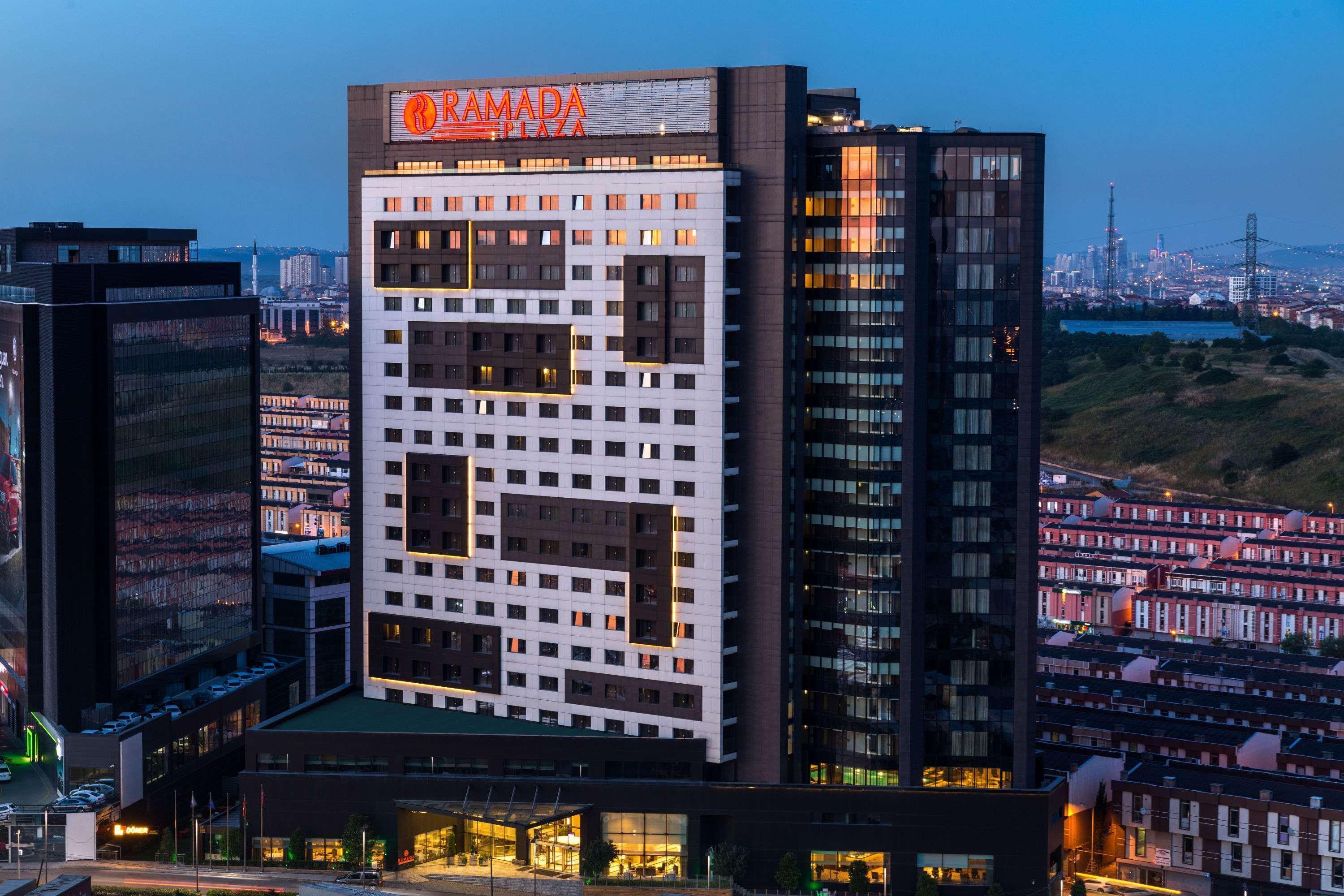 Ramada Plaza By Wyndham Tekstilkent Готель