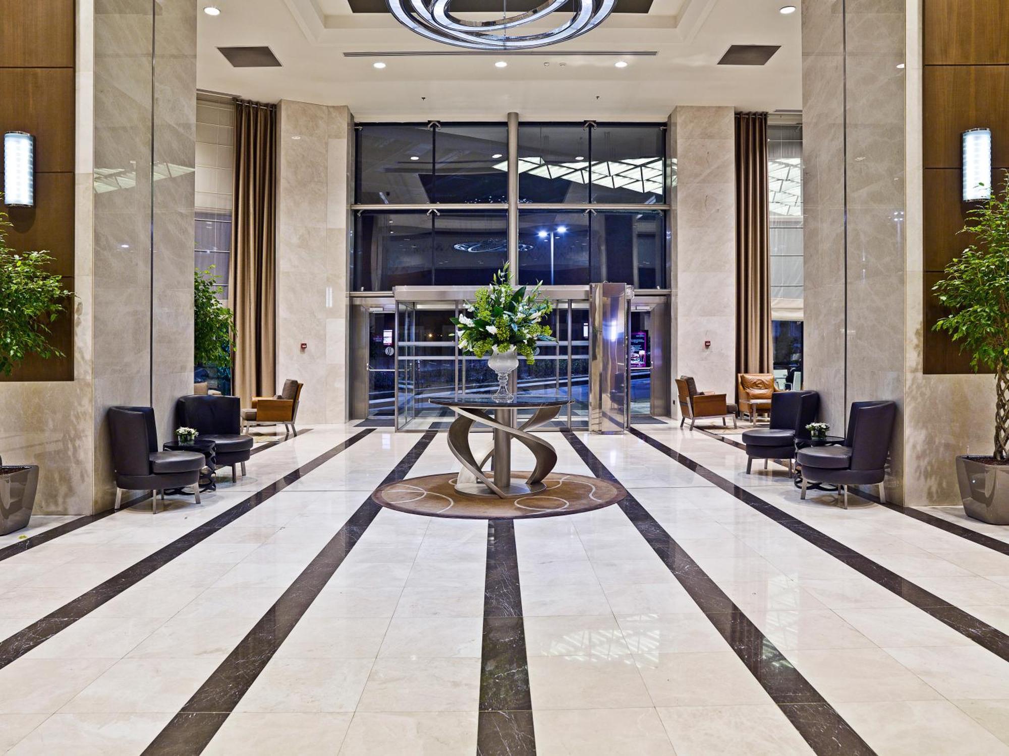 Готель Ramada Plaza By Wyndham Tekstilkent