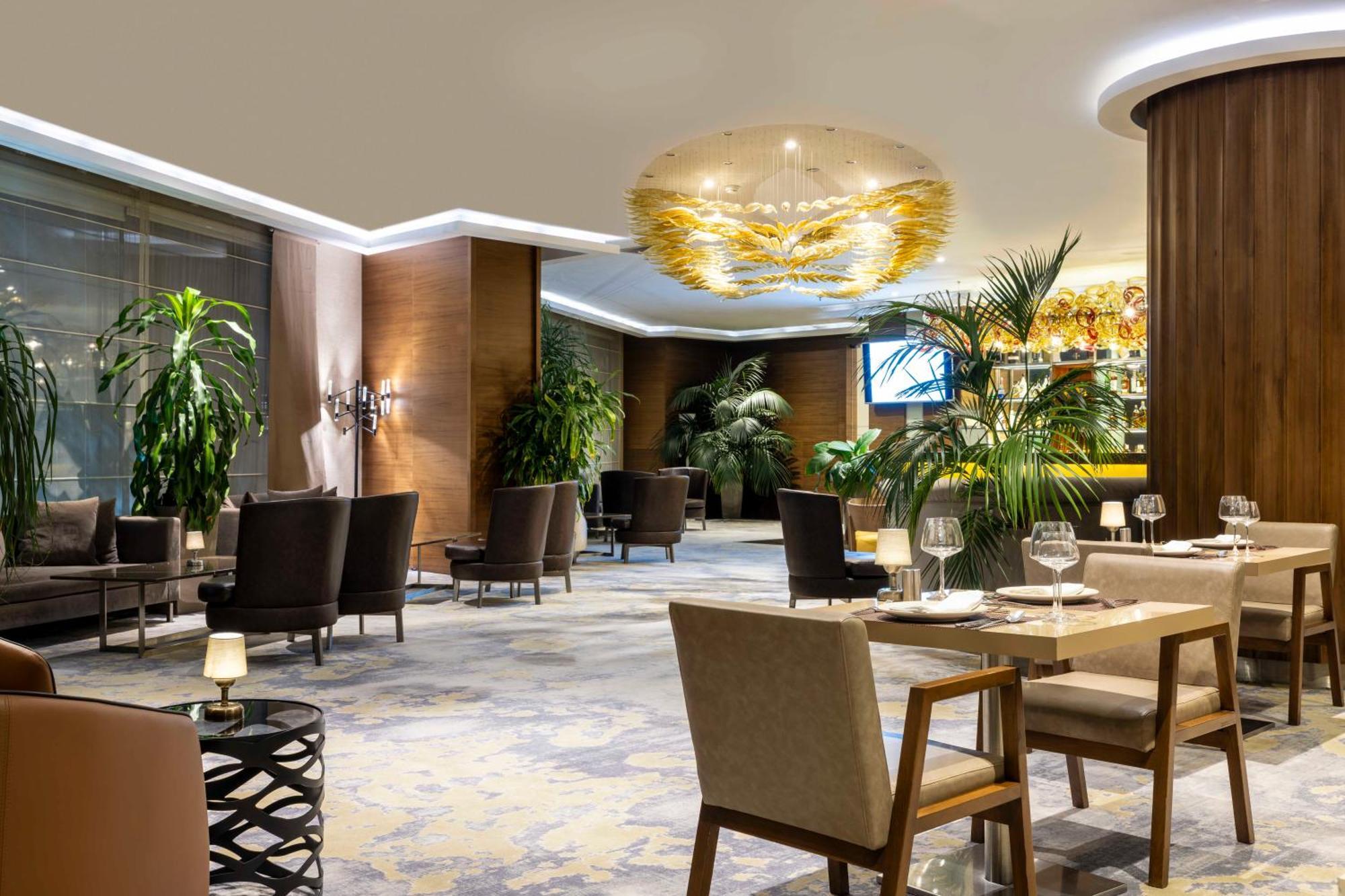 Готель Ramada Plaza By Wyndham Tekstilkent 5*