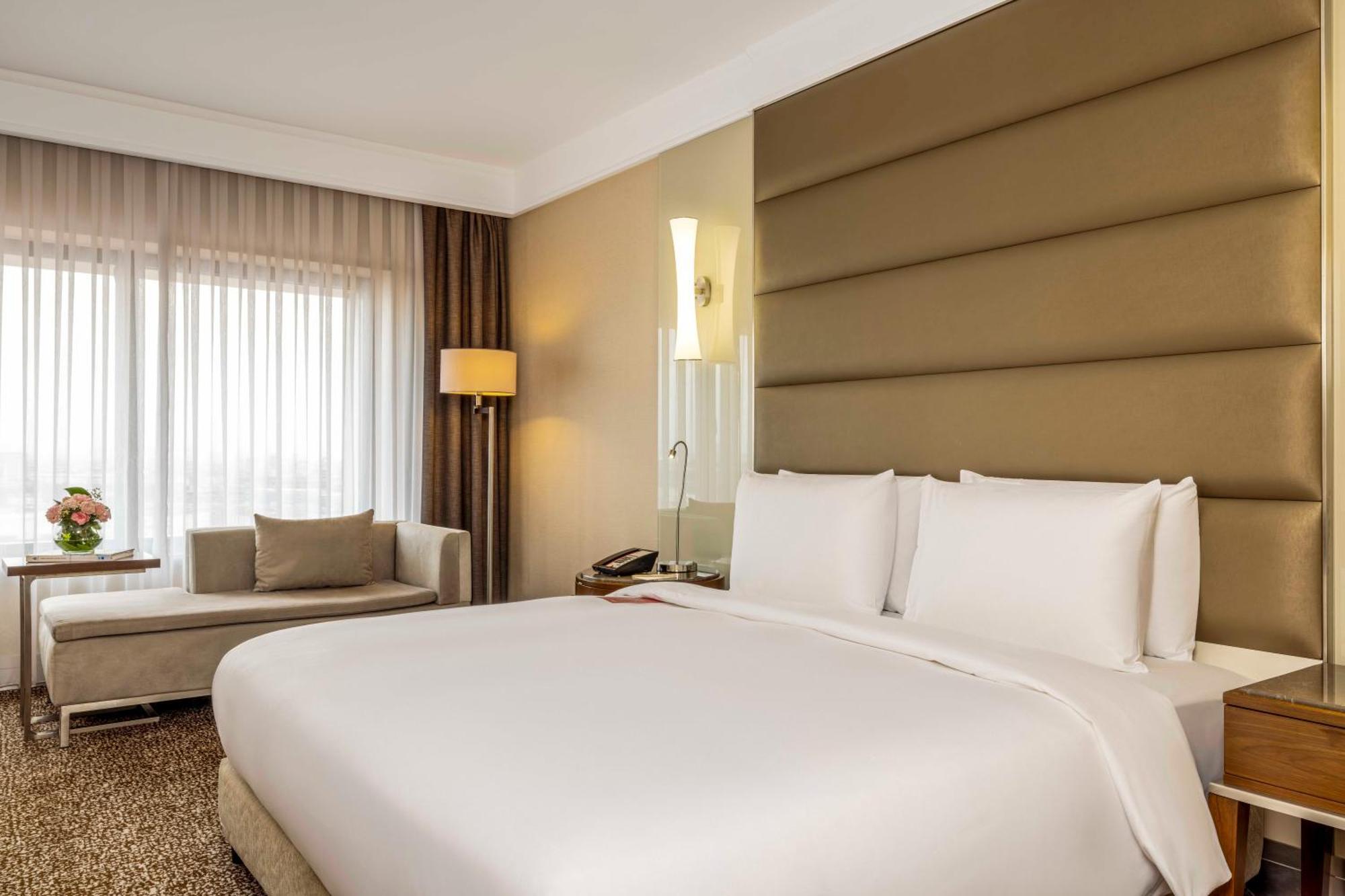 Готель Ramada Plaza By Wyndham Tekstilkent 5*